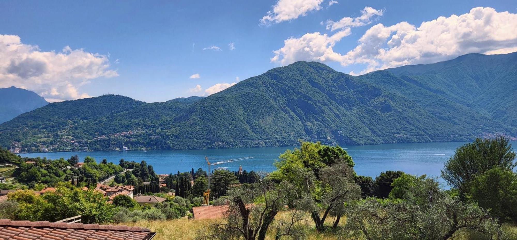 Casa Intignano - Appartamento Con Terrazzo Vista Lago Tremezzo Bagian luar foto