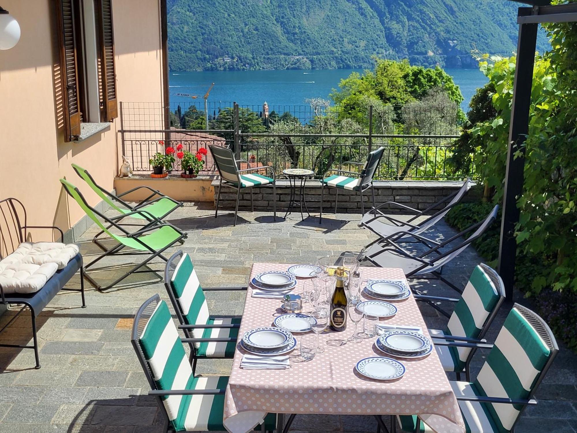 Casa Intignano - Appartamento Con Terrazzo Vista Lago Tremezzo Bagian luar foto